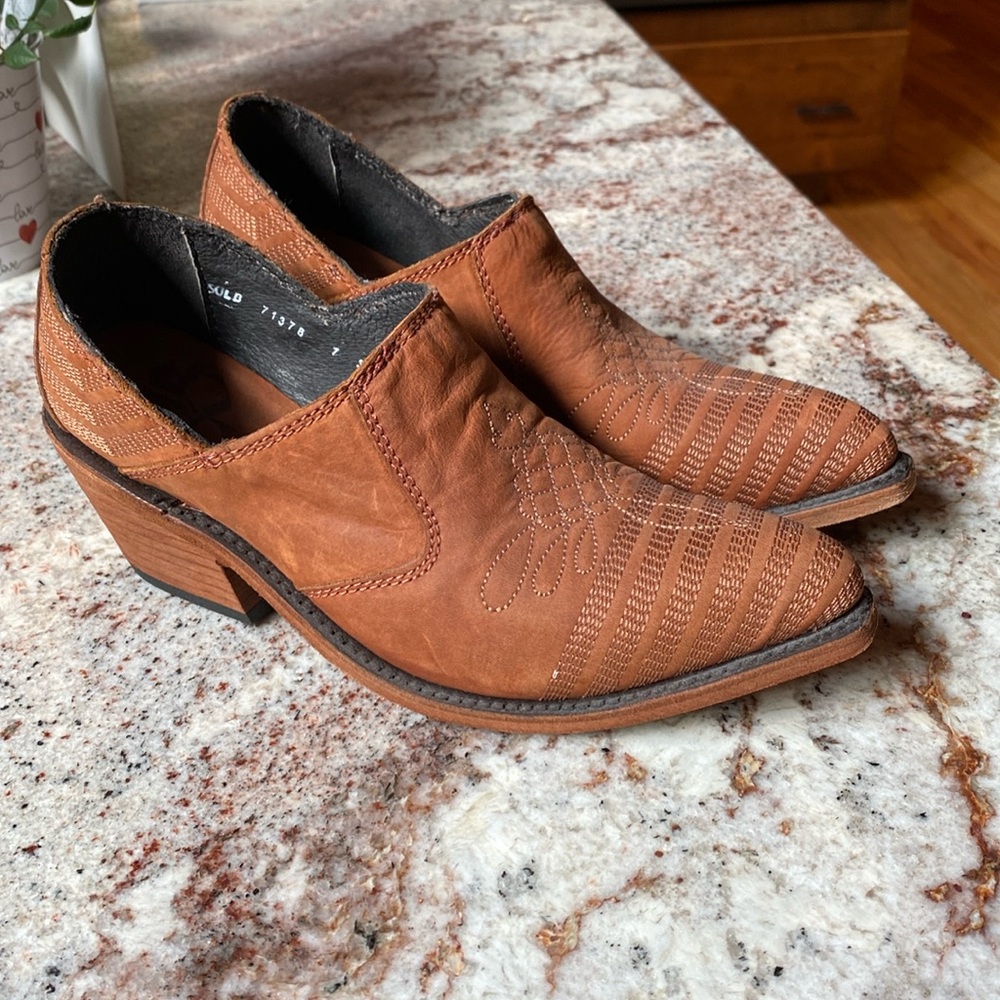 Liberty Black Genuine Leather Barley Field Booties size 7